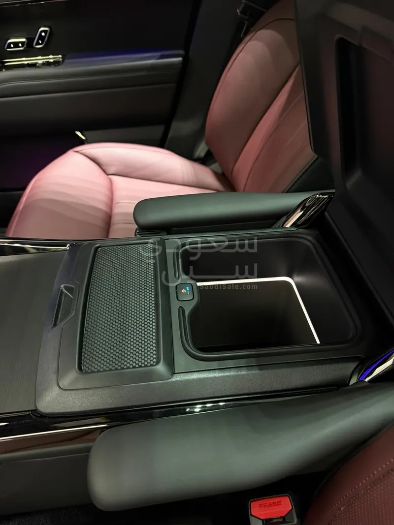 2025 لاند روفر رينج روفر سبورت اتش اس اي