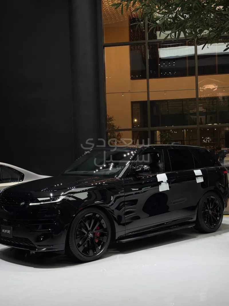 2025 لاند روفر رينج روفر سبورت اتش اس اي