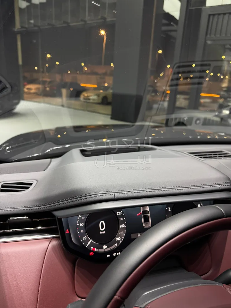 2025 لاند روفر رينج روفر سبورت اتش اس اي