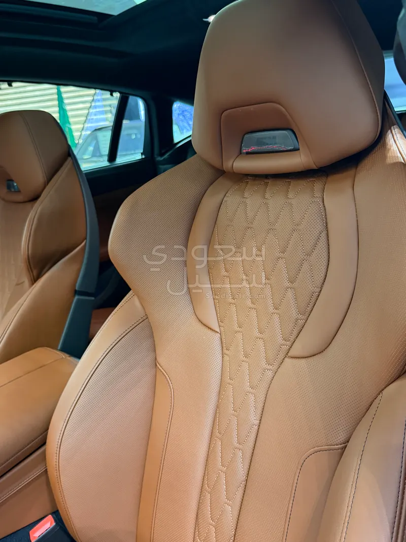 2025 بي ام دبليو الفئة اكس 6 إم كت