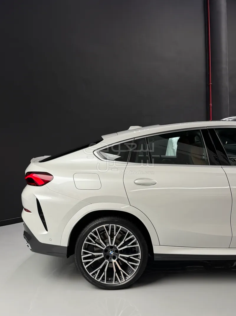 2025 بي ام دبليو الفئة اكس 6 إم كت