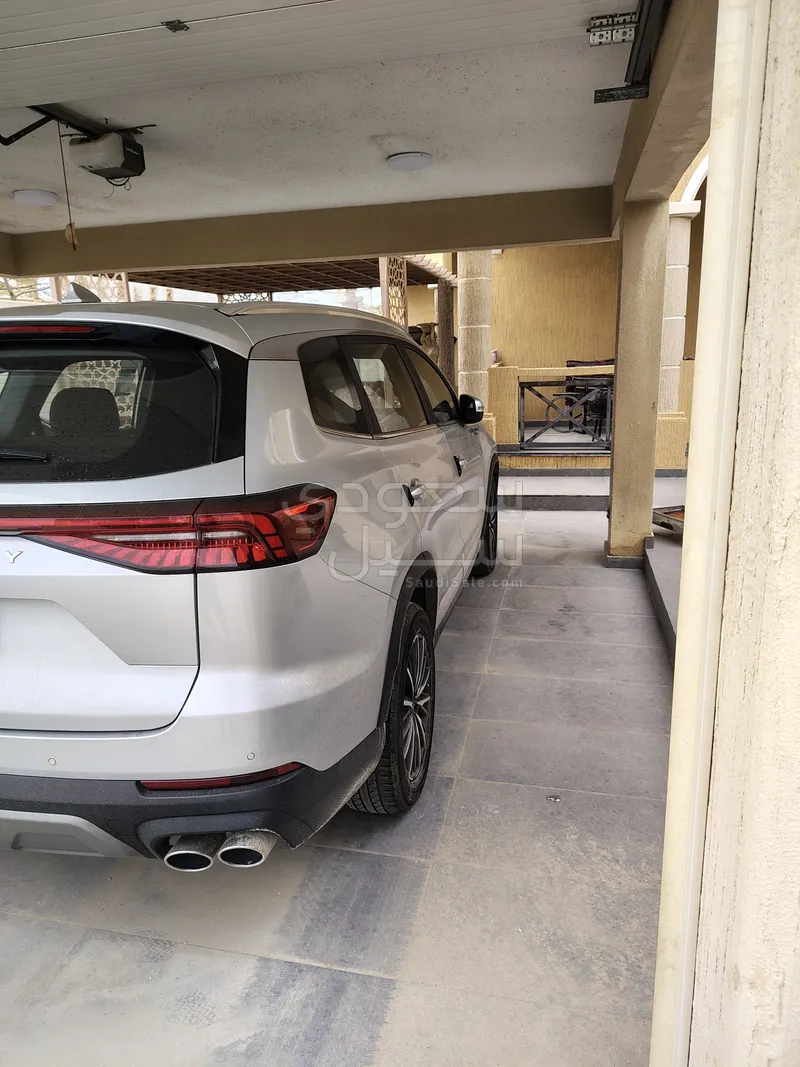 2025 شيري تيجو 8