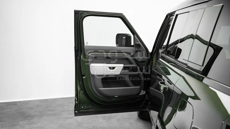 2026 لاند روفر ديفيندر اكس 110