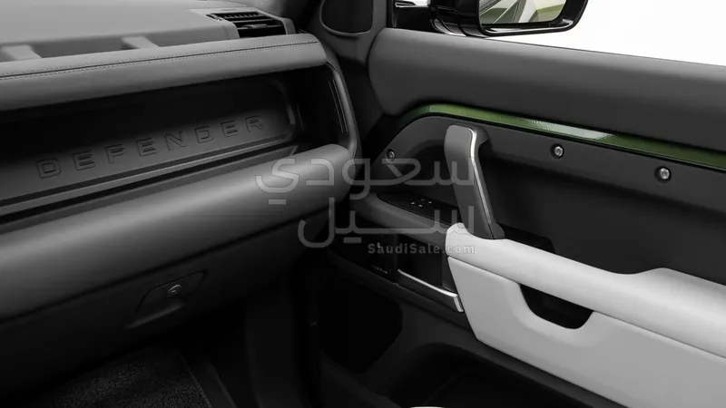 2026 لاند روفر ديفيندر اكس 110