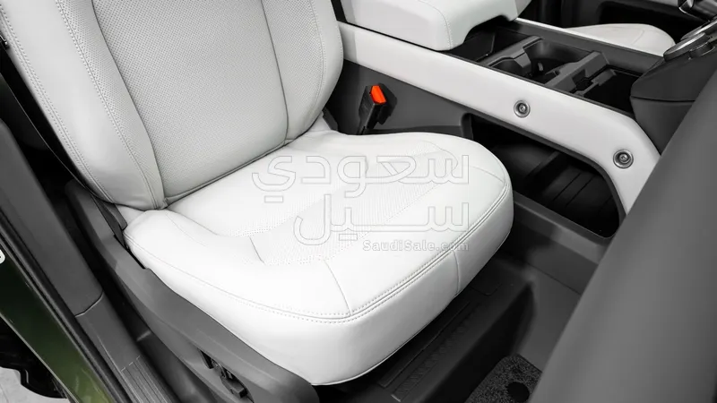 2026 لاند روفر ديفيندر اكس 110