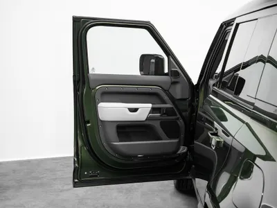 2026 لاند روفر ديفيندر اكس 110