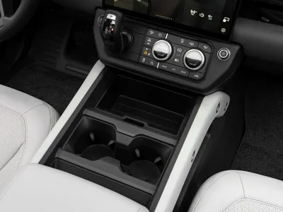 2026 لاند روفر ديفيندر اكس 110