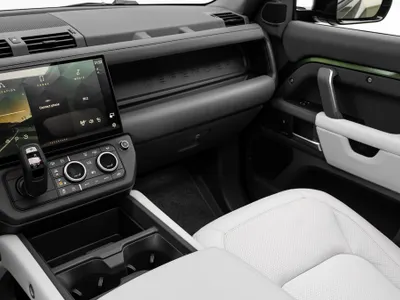 2026 لاند روفر ديفيندر اكس 110