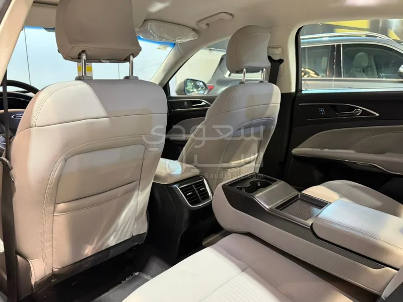 2021 فورد توروس امبيانتي