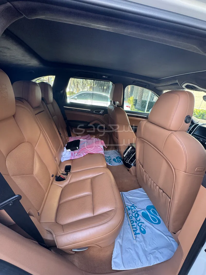 2016 بورش كايين جي تي اس