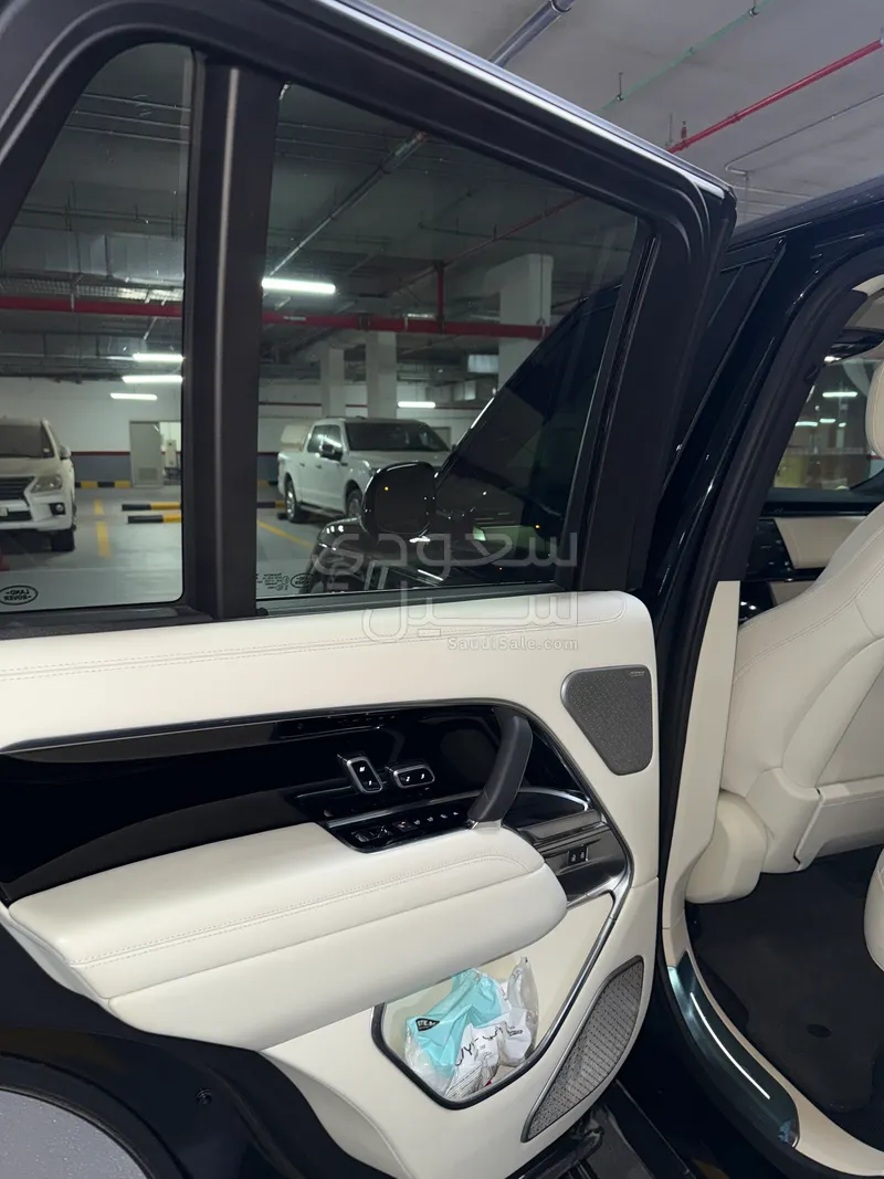 2025 لاند روفر رينج روفر اوتوبيوغرافي