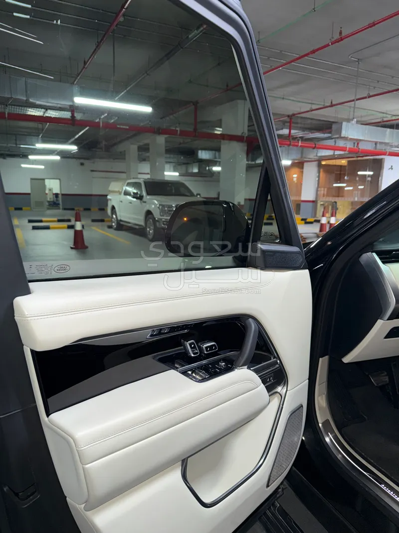 2025 لاند روفر رينج روفر اوتوبيوغرافي