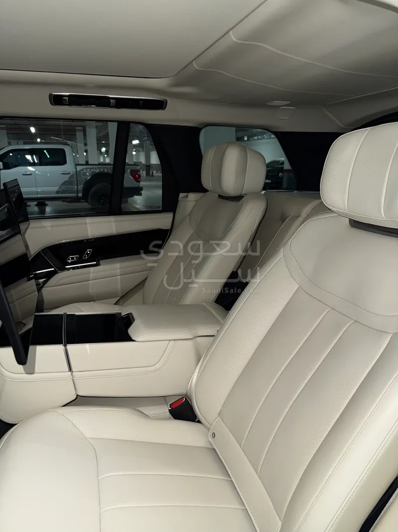 2025 لاند روفر رينج روفر اوتوبيوغرافي