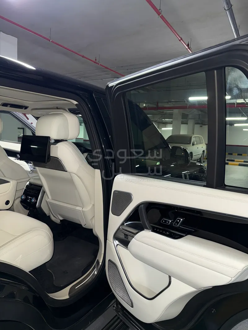 2025 لاند روفر رينج روفر اوتوبيوغرافي