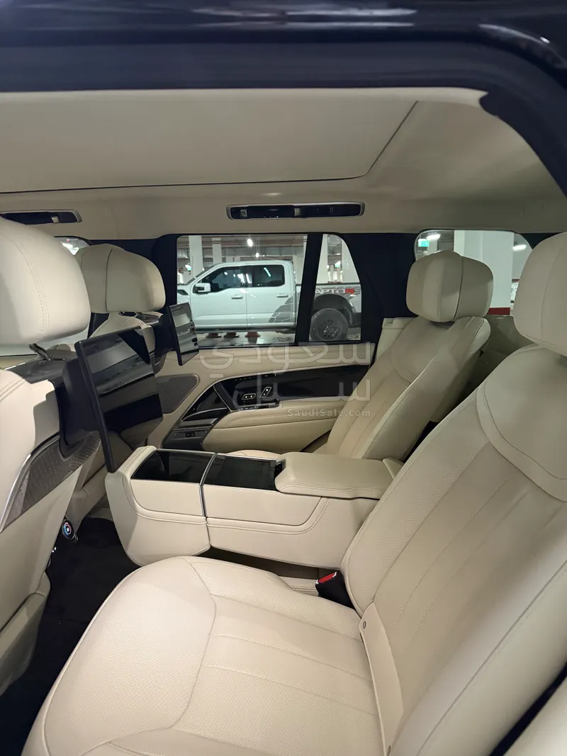 2025 لاند روفر رينج روفر اوتوبيوغرافي