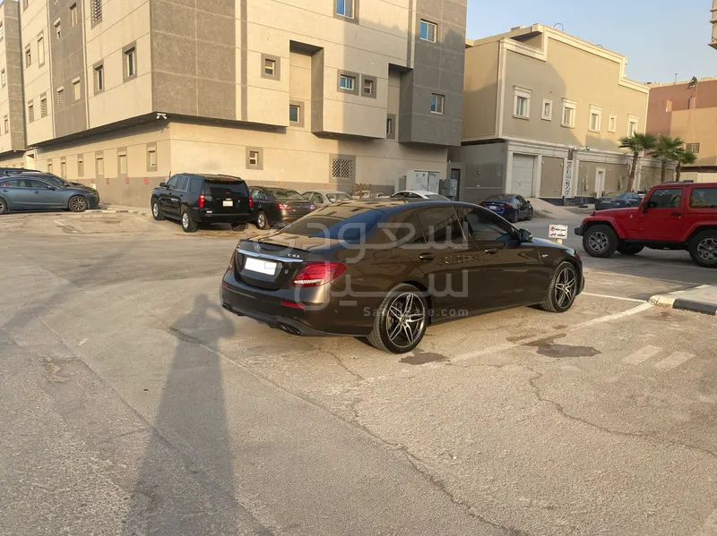 2017 مرسيدس - بنز إي 200 أي إم جي