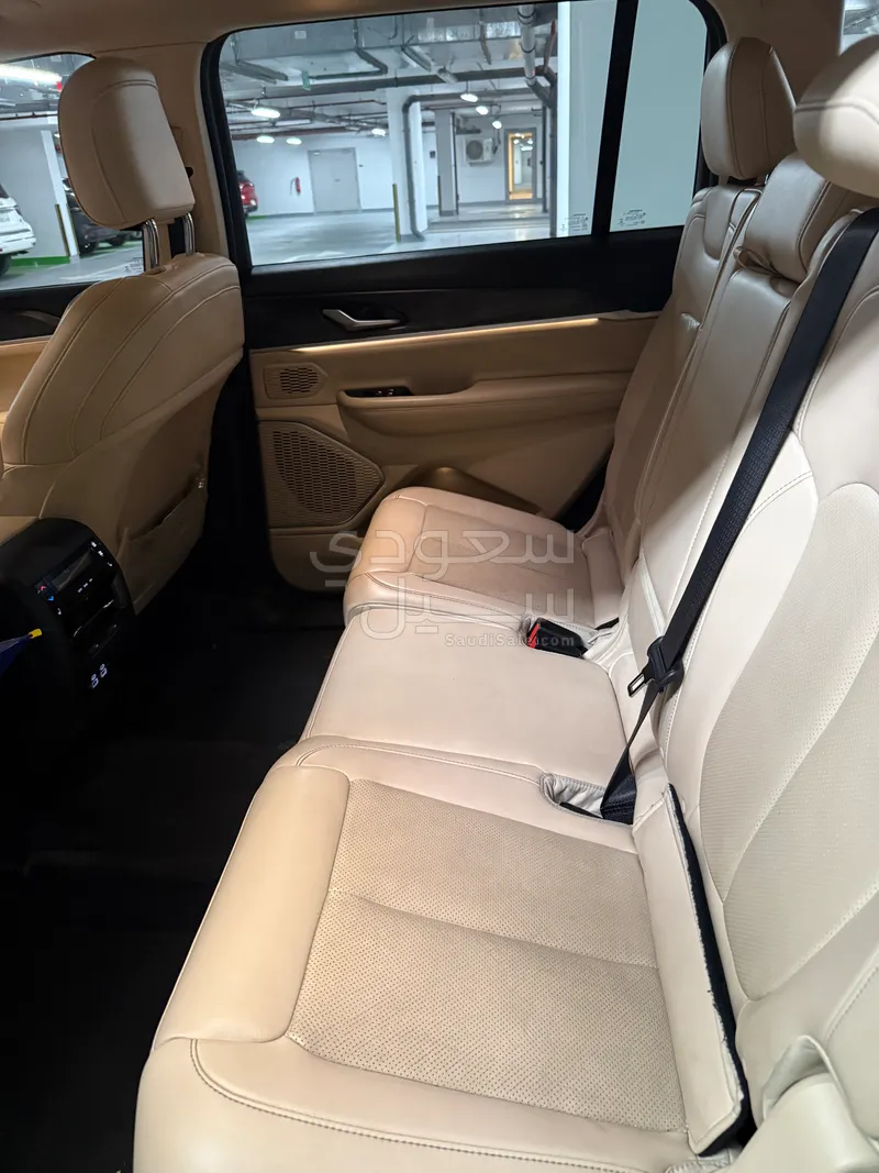 2022 جييب جراند شيروكي ليميتد