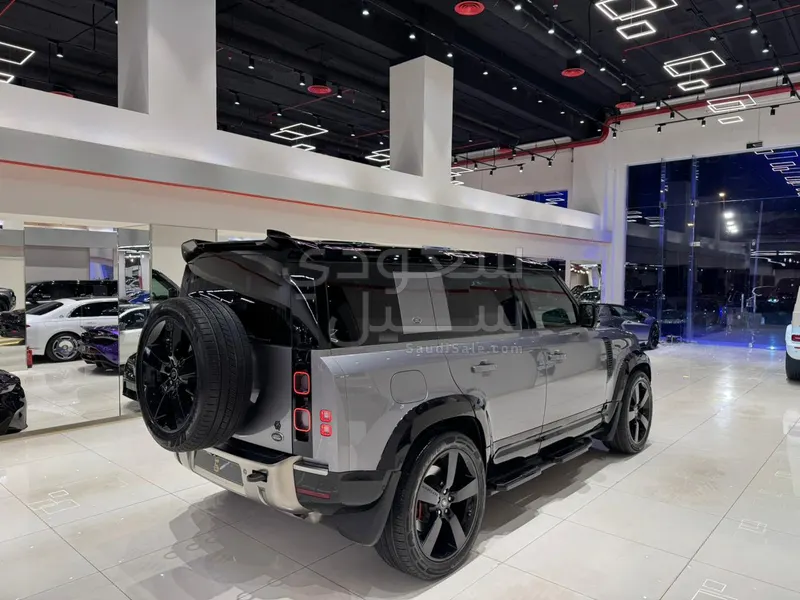 2021 لاند روفر ديفيندر اكس