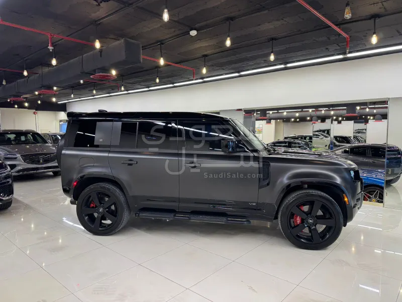 2024 لاند روفر ديفيندر