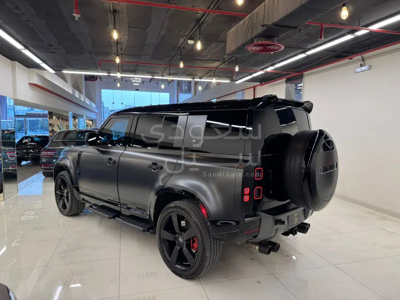 2024 لاند روفر ديفيندر