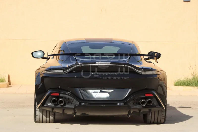 2022 استون مارتن فانتج اف 1 إديشن