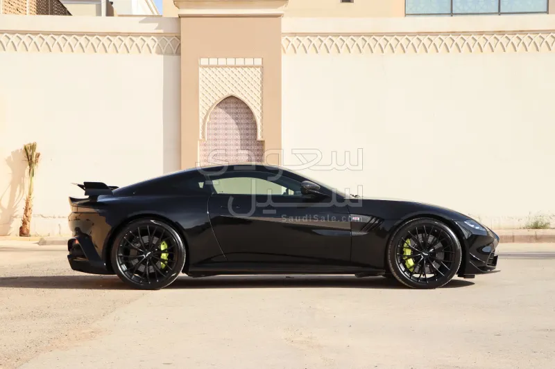 2022 استون مارتن فانتج اف 1 إديشن