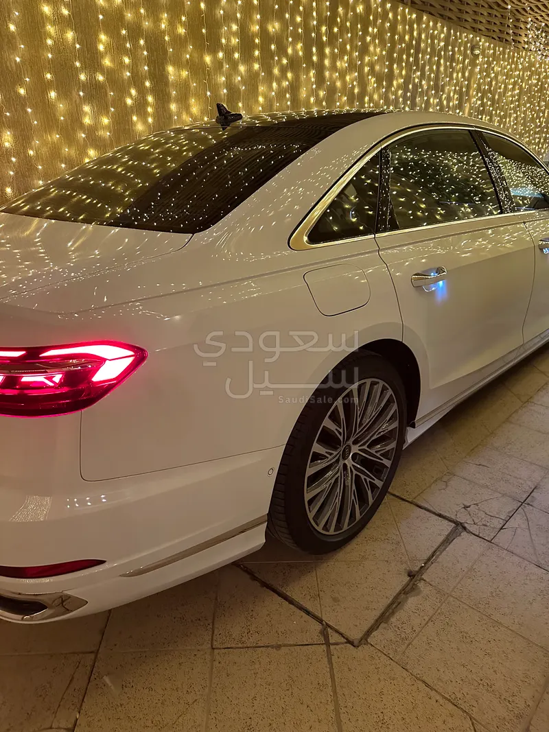 2024 اودي اي 8