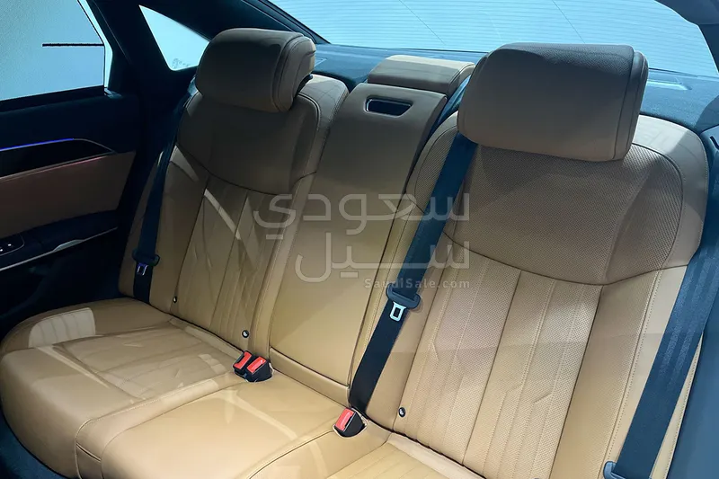 2025 اودي اي 8