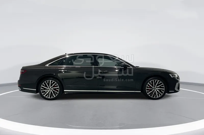 2025 اودي اي 8