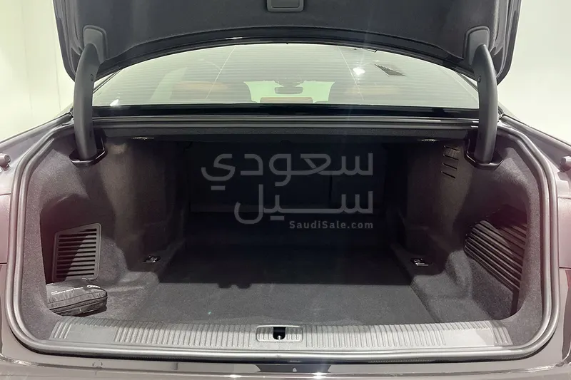 2025 اودي اي 8