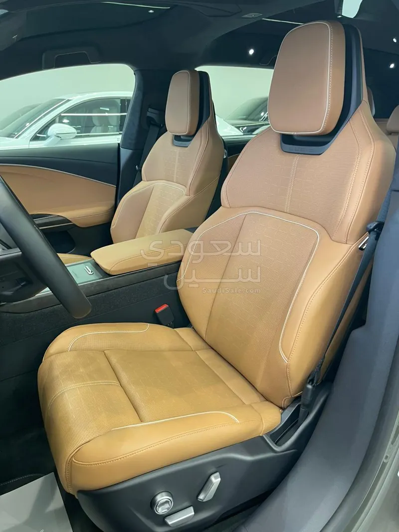 2026 لوسيد جراند تورينج