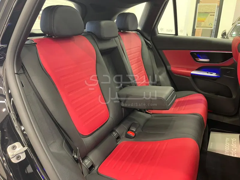 2023 مرسيدس - بنز جي إل سي 200 اي ام جي