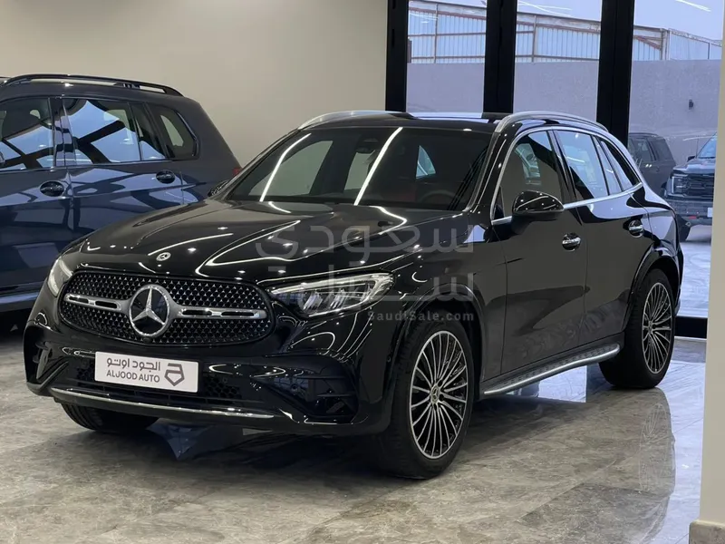 2023 مرسيدس - بنز جي إل سي 200 اي ام جي