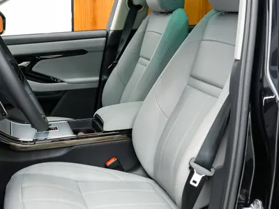 2025 لاند روفر رينج روفر ايفوك