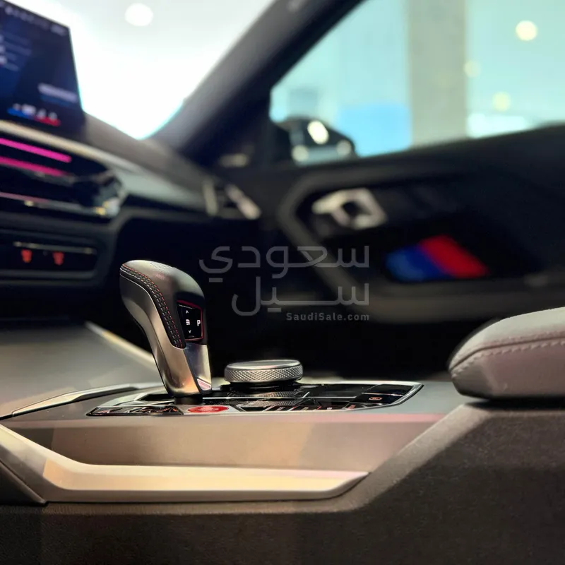 2025 بي ام دبليو الفئة ام إم 2