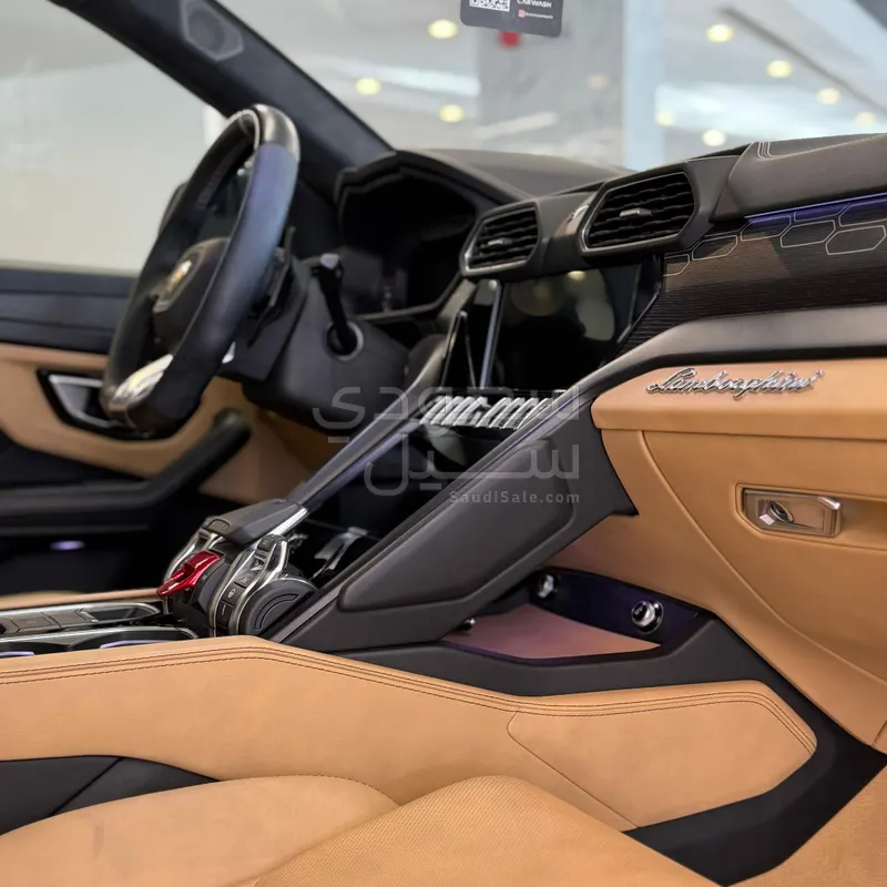 2021 لمبرجيني اوروس