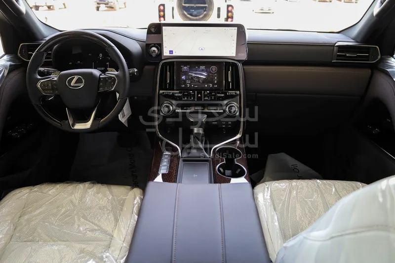 2026 لكزس إل إكس 600