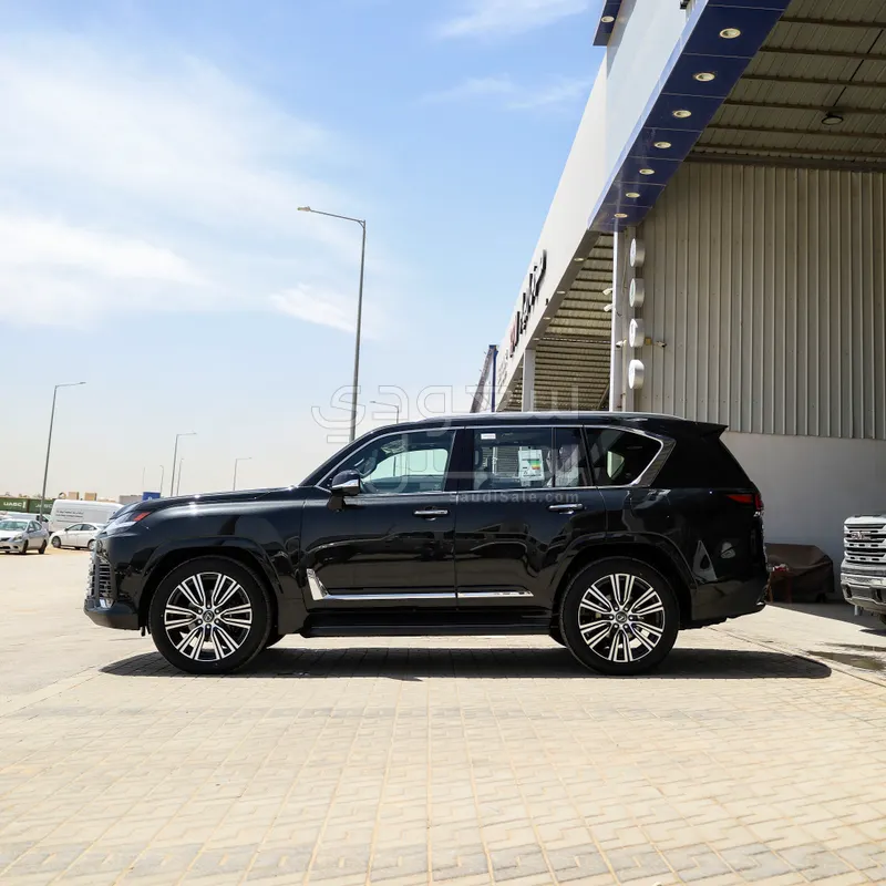 2026 لكزس إل إكس 600