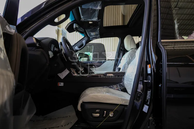 2026 لكزس إل إكس 600