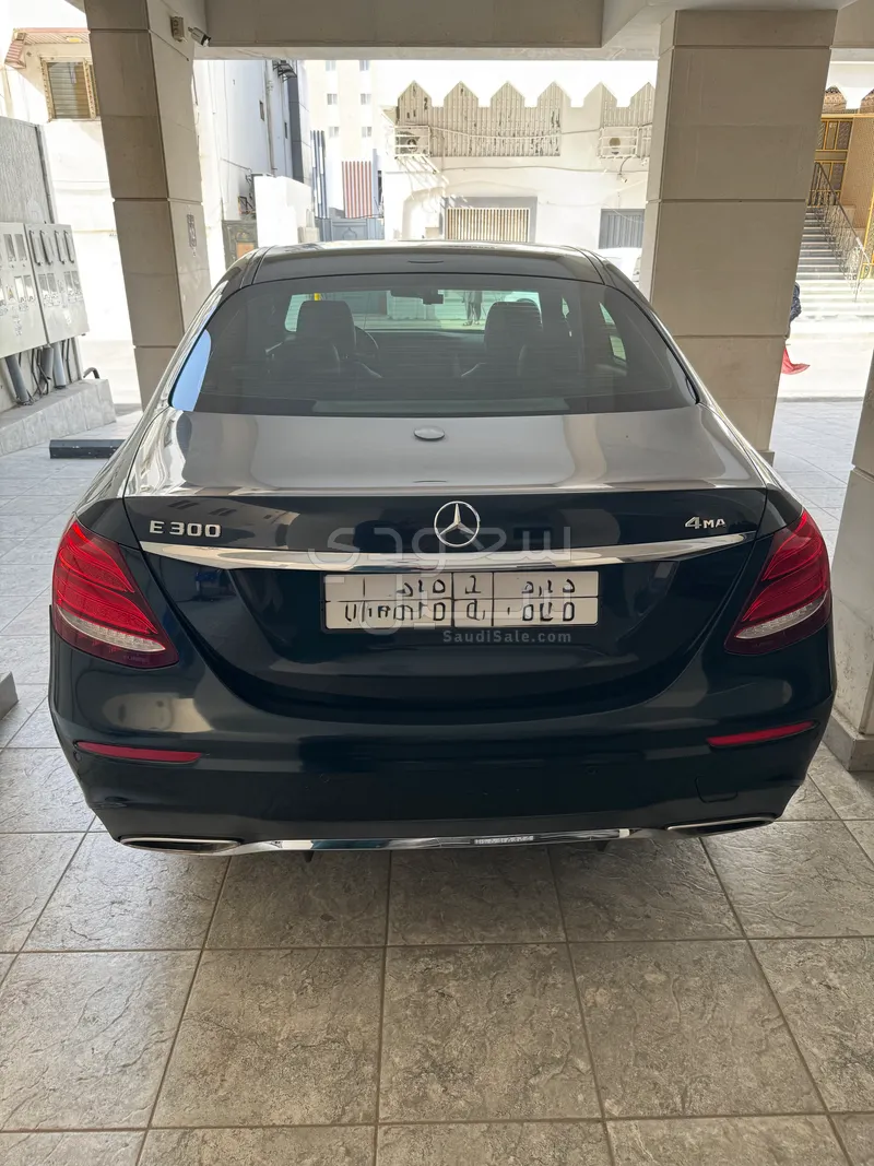 2017 مرسيدس - بنز إي 300