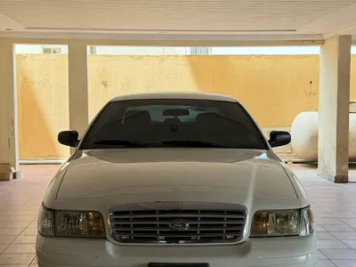 2011 فورد كراون فكتوريا