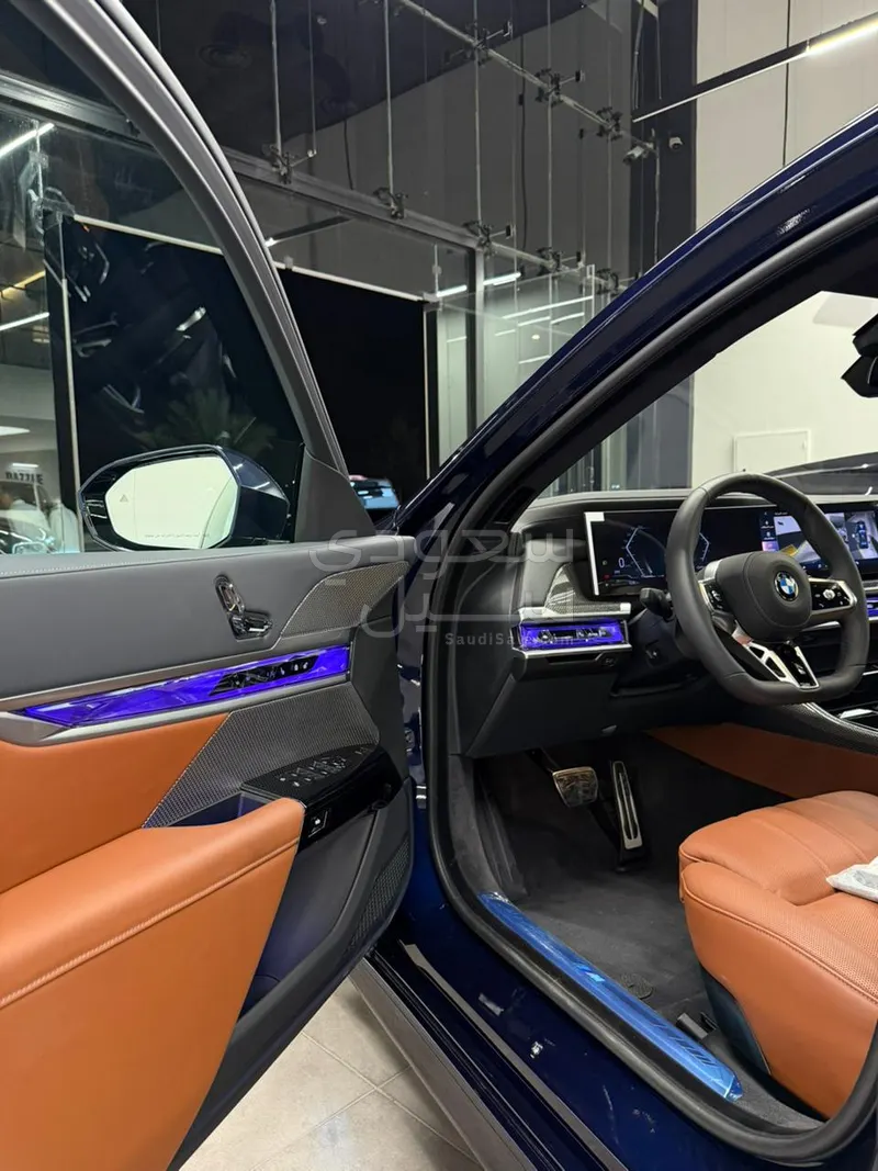 2026 بي ام دبليو الفئة السابعة 735أي