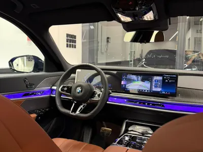 2026 بي ام دبليو الفئة السابعة 735أي