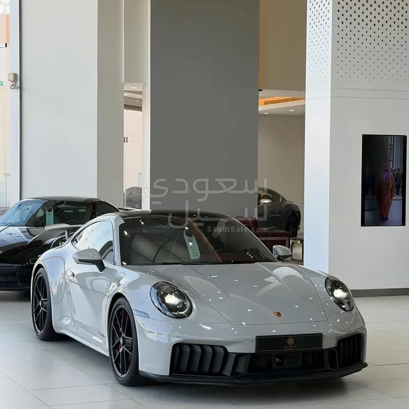 2025 بورش 911 كاريرا 4 جي تي اس