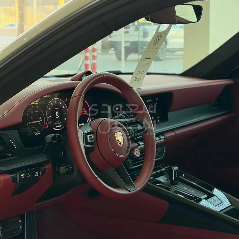 2025 بورش 911 كاريرا 4 جي تي اس
