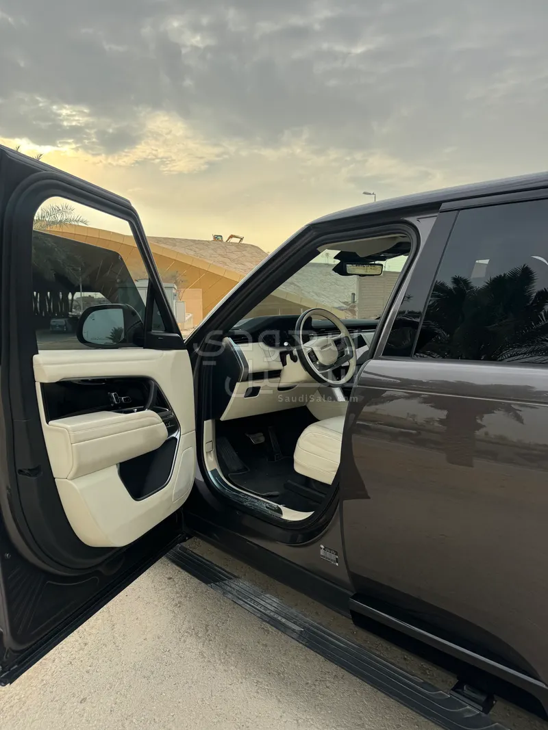 2023 لاند روفر رينج روفر اتش اس اي