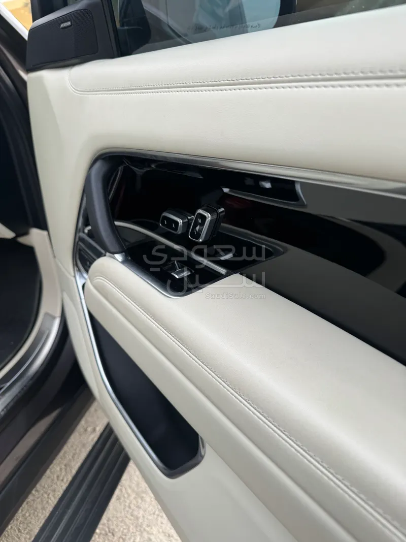 2023 لاند روفر رينج روفر اتش اس اي