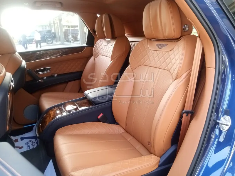 2017 بنتلي بنتايجا