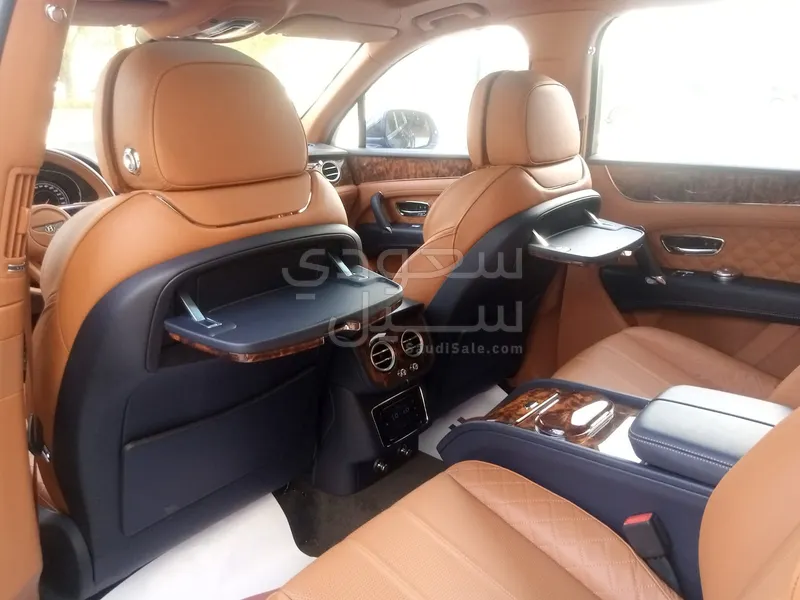 2017 بنتلي بنتايجا