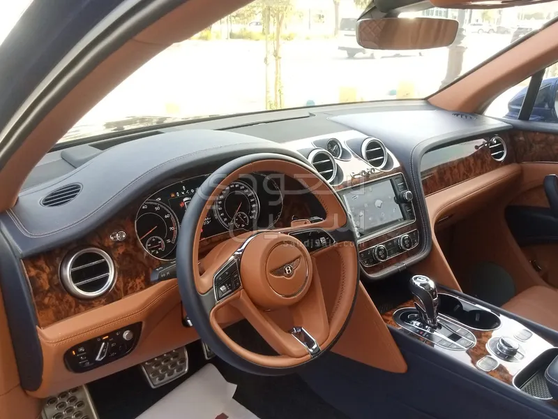 2017 بنتلي بنتايجا